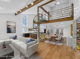 91 Beacon Hill Rd, Morganville, NJ 07751