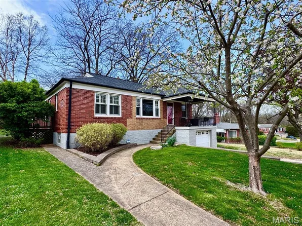 1521 Blue Bell Ln, Saint Louis, MO 63119