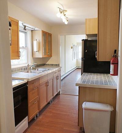 5th image of 163A Hudson Ave #A