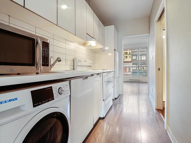 138 Hastings St E #202 — Photo 4