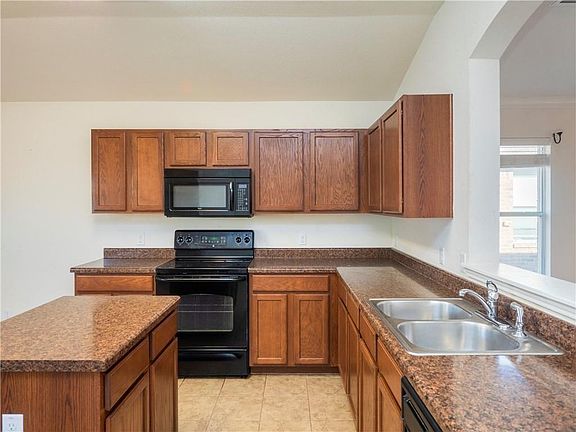 5th image of 120 Inca Dove Ln