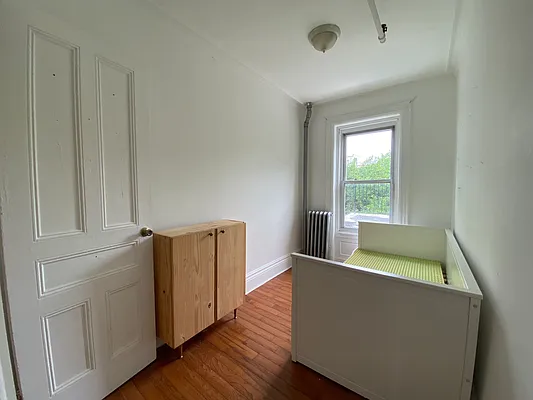 Rented by Capri Jet Realty Corp | media 9