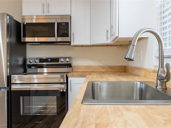 5th image of 4402 Lincoln St