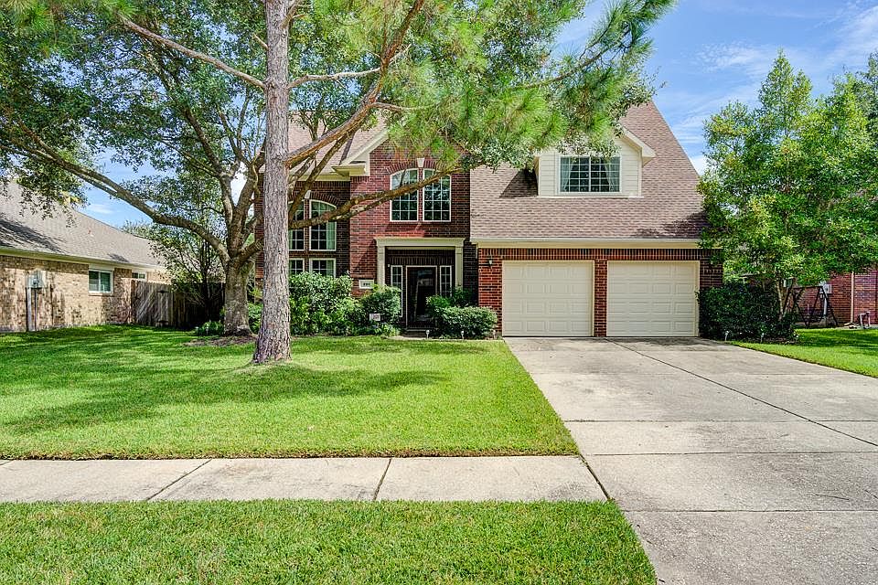 1st image of 220 McVoy Dr