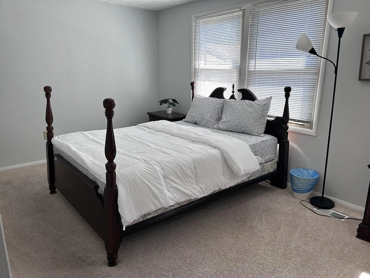 4 bed, 3.5 bath, 1059 sqft, $1,499 — Photo 1