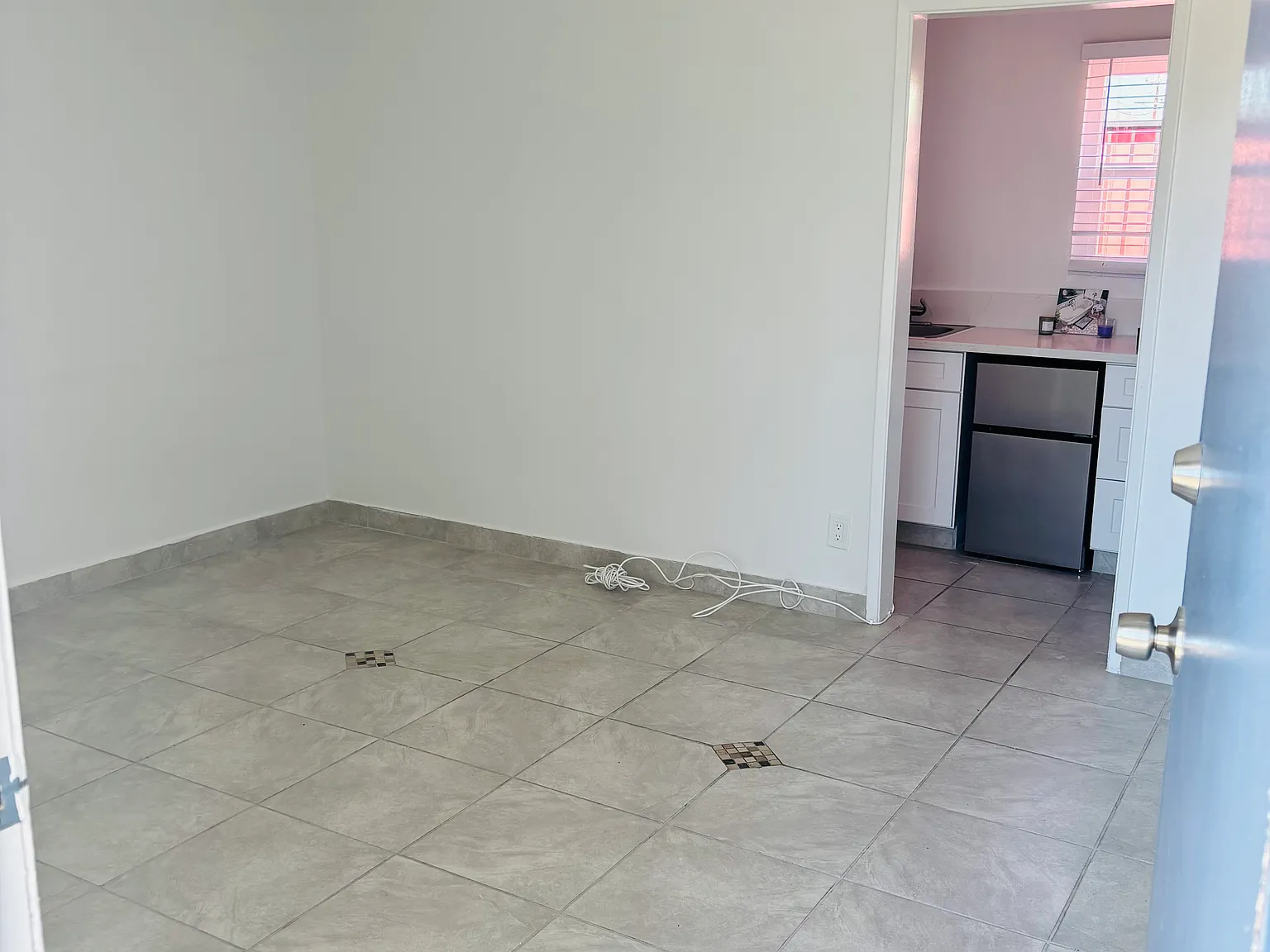Studio, 427 sqft, $1,395 — Photo 2