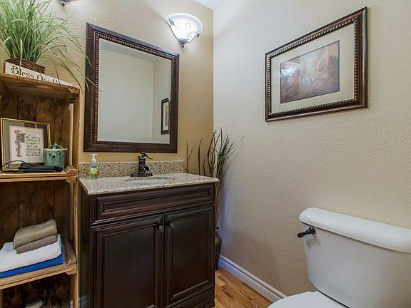 2nd image of 1623 Varnum Pl NE