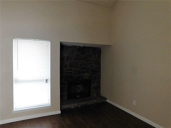 2nd image of 1511 Grantbrook Ln