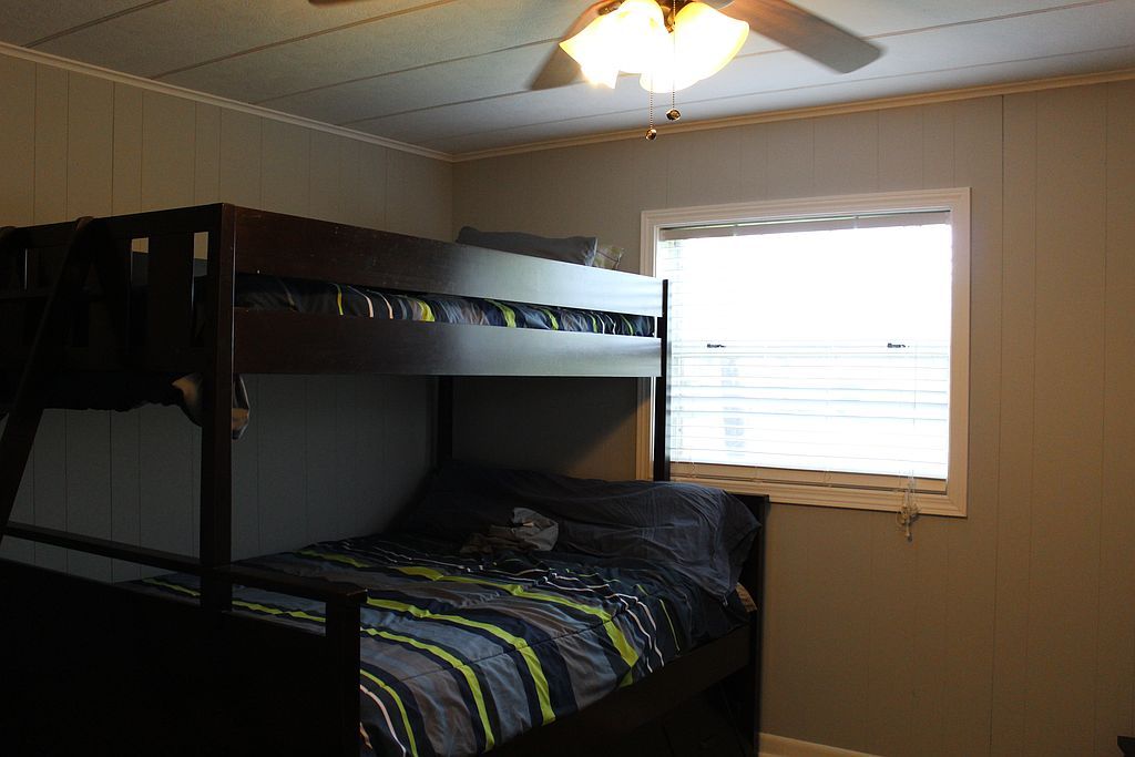 3758 Louise Dr - Property Image