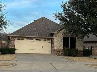 222 Captains Ct, Granbury, TX 76049
