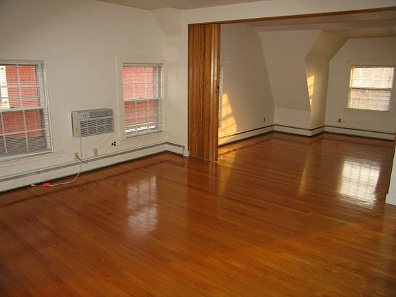 2nd image of 17 Highland Ave APT Ga
