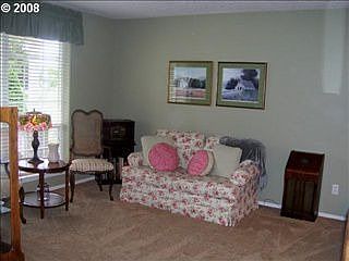 4th image of 2411 NE 11th Ave