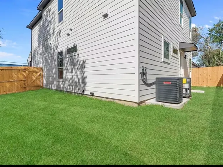 6532 Weston St — Photo 13