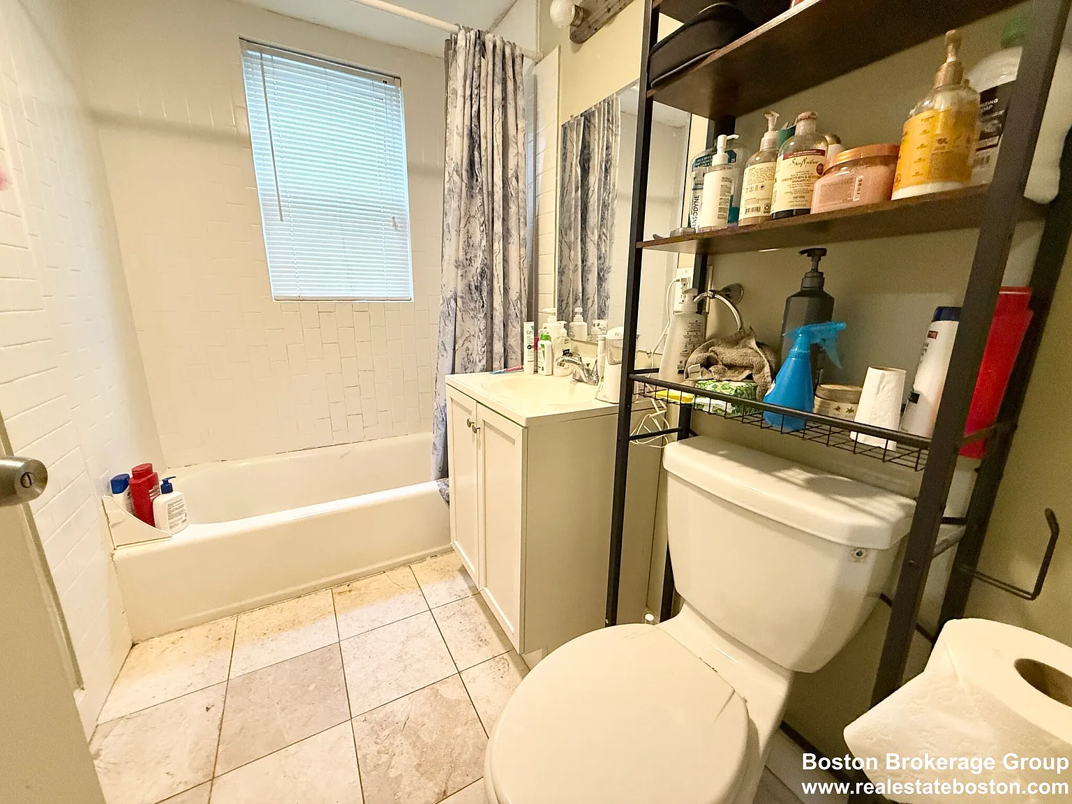 3 bed, $3,225 — Photo 2