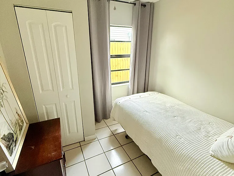 9402 N Semmes St — Photo 10