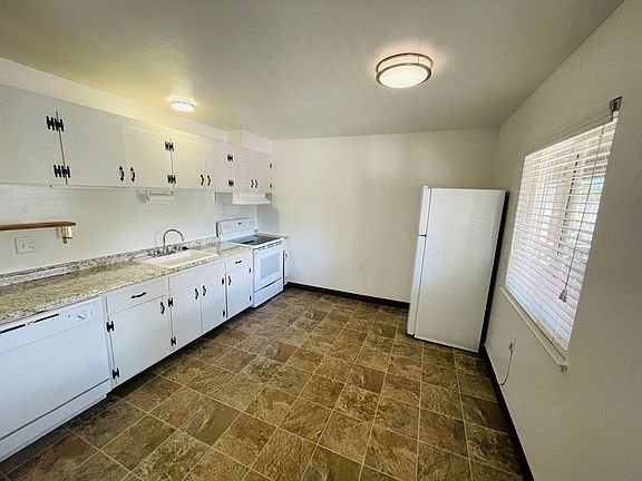 3rd image of 2301 James Ave #3