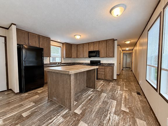 5th image of 71400 Van Dyke Rd #301