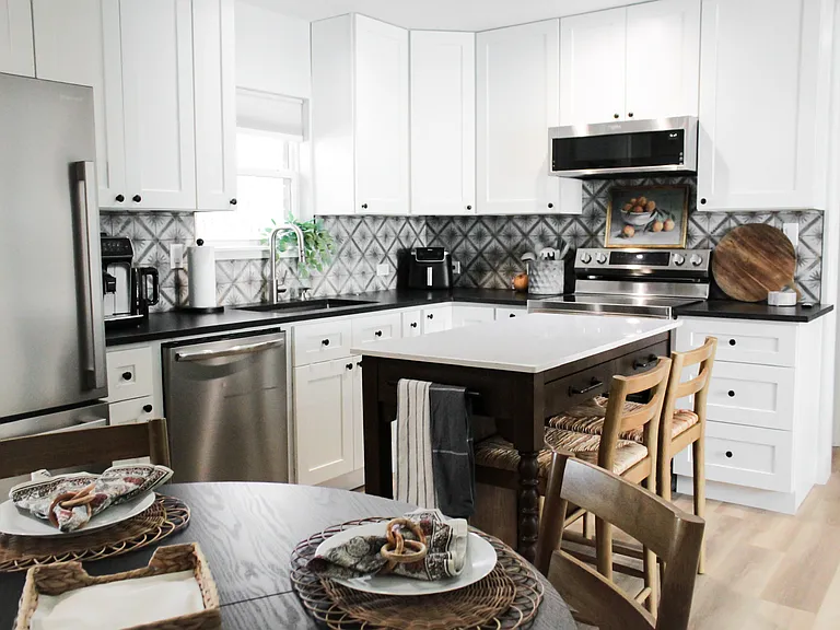 Brand new full kitchen with all major and small appliances