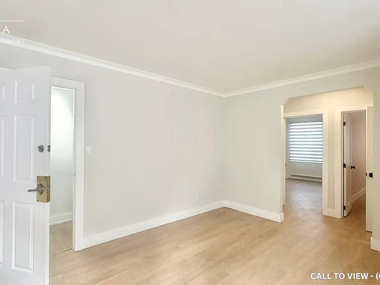 5124 Dundas St W #1 — Photo 3