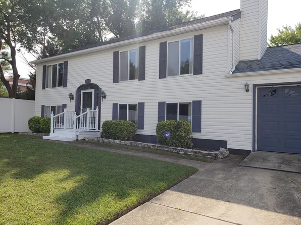 1530 Peabody Dr, Hampton, VA 23666