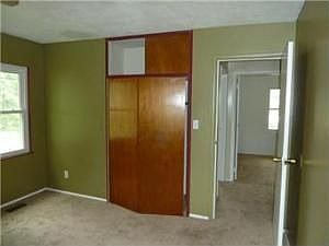 5th image of 809 N 84th Dr