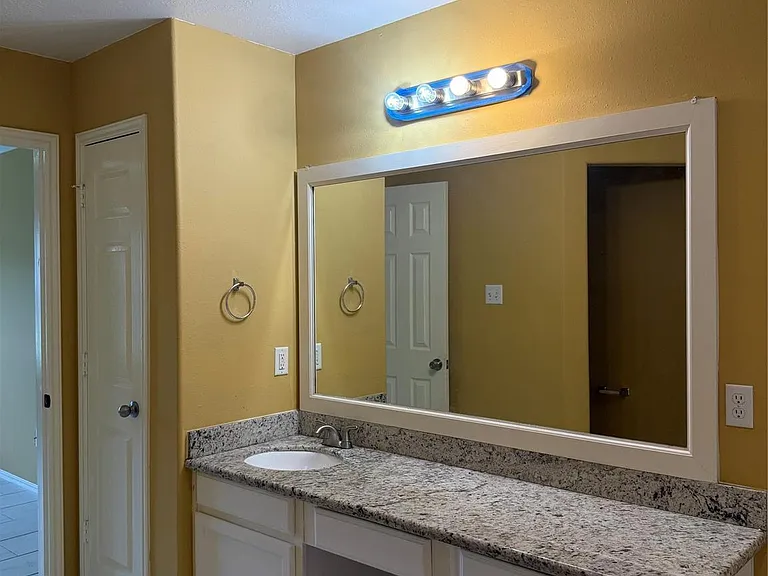 5111 Caymus Dr — Photo 8