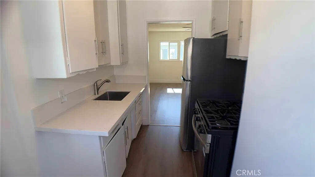 622 N Olive St — Photo 1