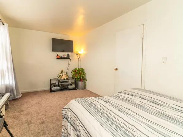 51-33 Goldsmith Street image 8 of 8