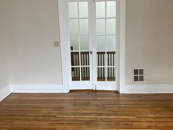 3rd image of 313 Tacoma Ave