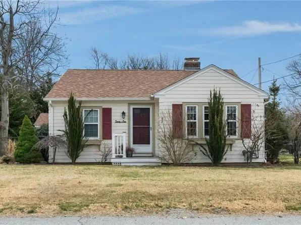 41 Rogers Ave, Riverside, RI 02915