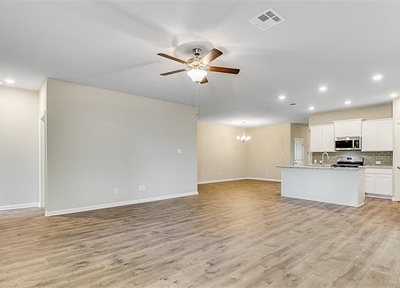 3rd image of 2448 Reserve Dr
