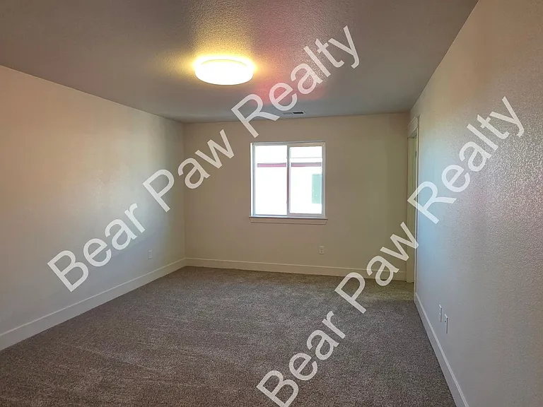 1026 Center Dr — Photo 15