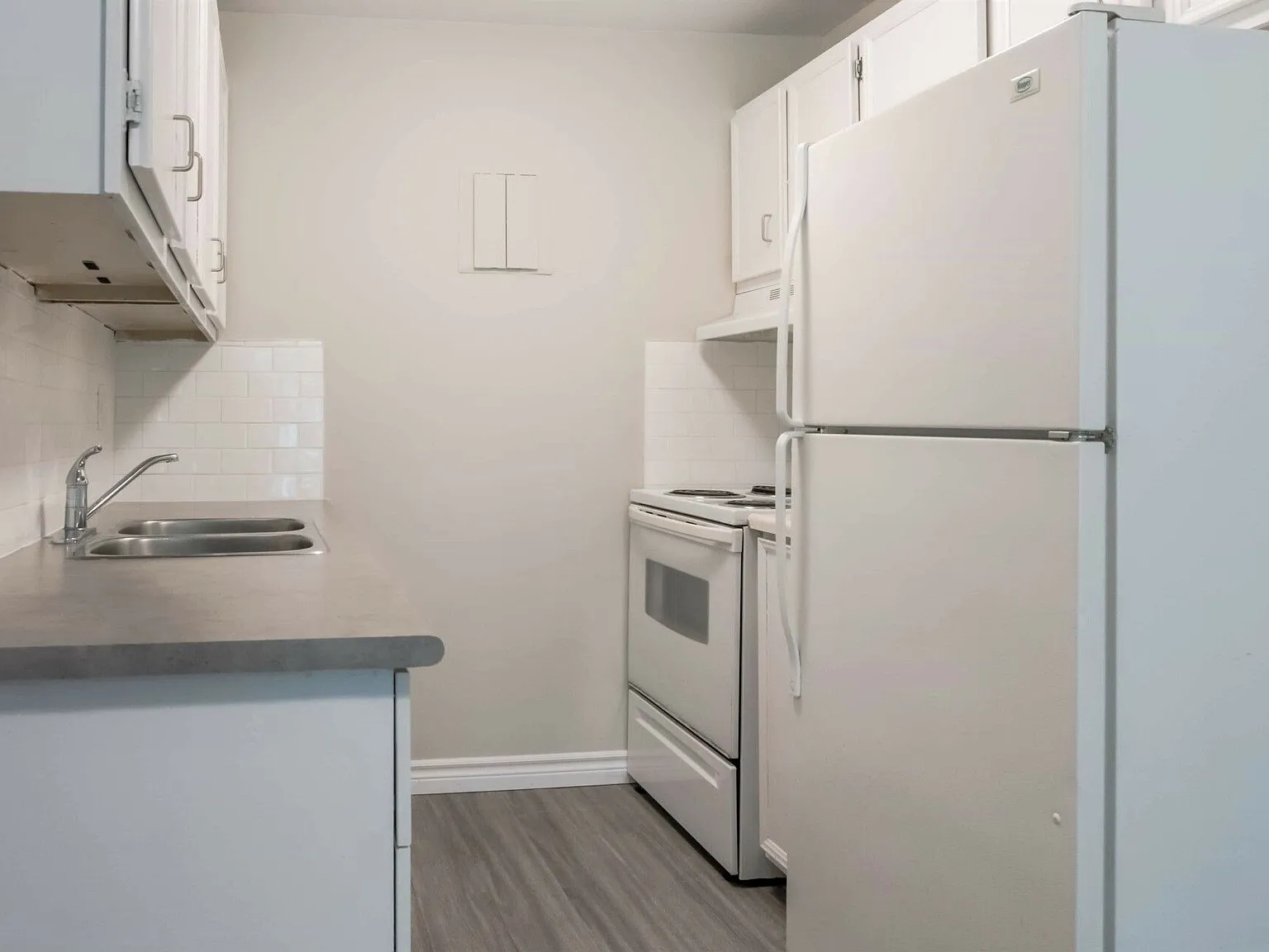 352 A Dacey Road — Photo 1
