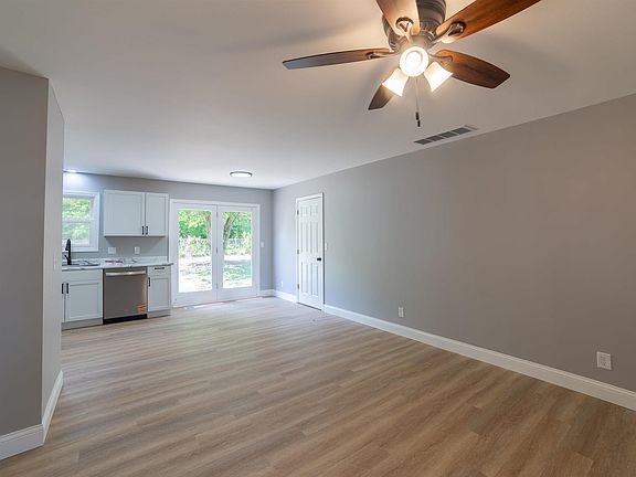 4th image of 615 Kiper Ave