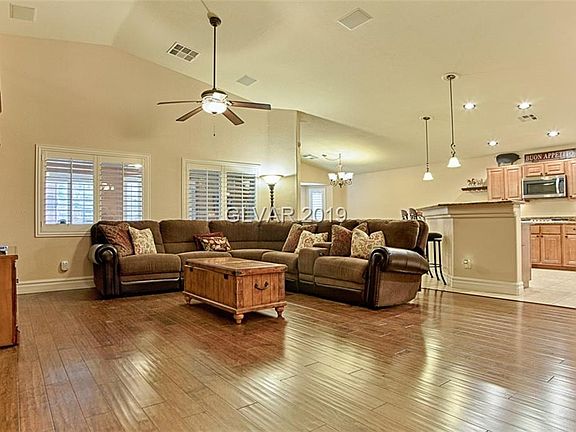 4th image of 10215 Lazy Bear St