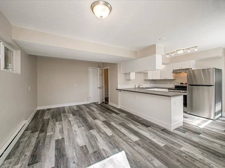 3316 W Cherry Ln — Photo 2