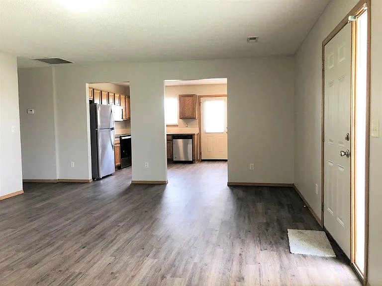 2513 E Conquest St — Photo 5