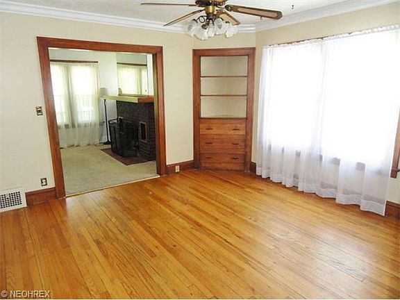4th image of 20176 Hillcrest Dr