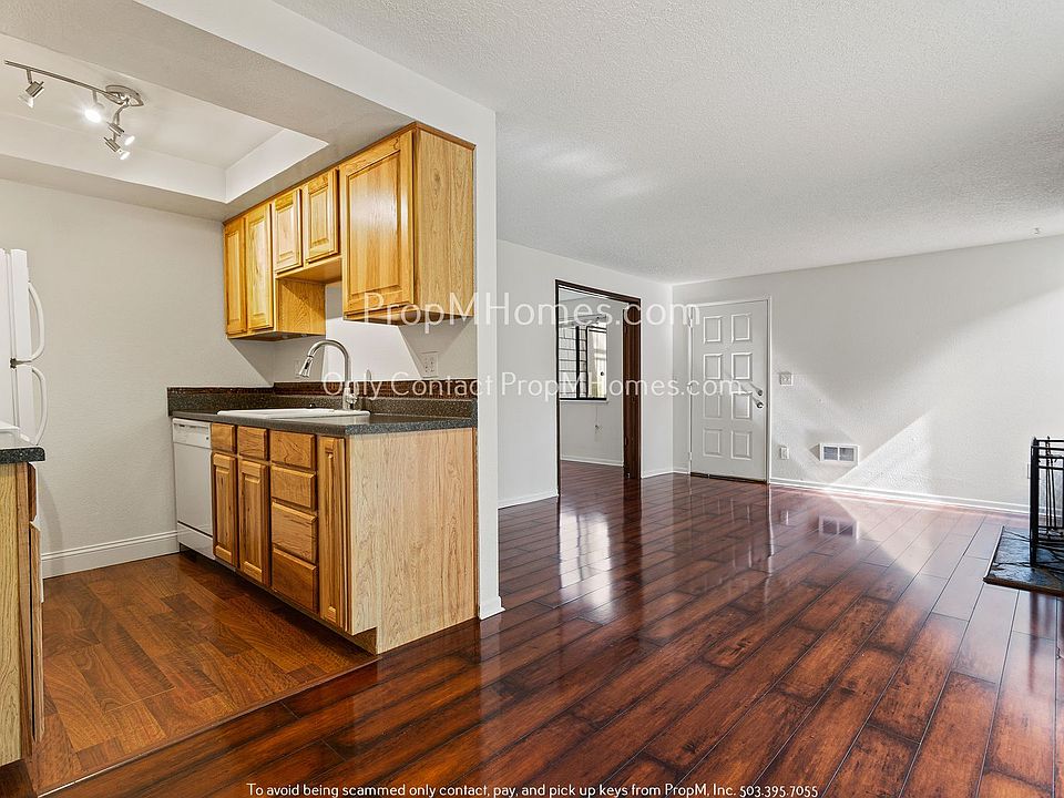 1st image of 13 Crestfield Ct