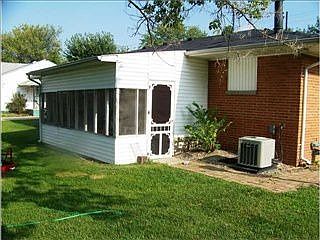 5th image of 207 E Center St