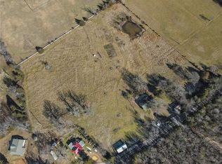 Lacy Dr, Fayetteville, AR 72701
