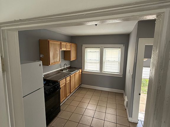 4th image of 3352 W 125th St