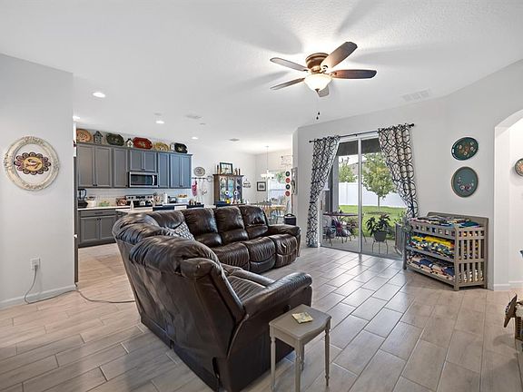 4th image of 3542 Fernanda Dr