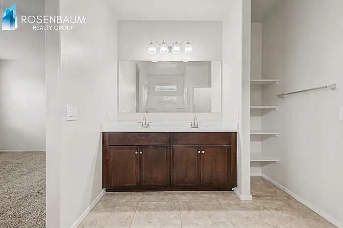 2431 S 46th St — Photo 20