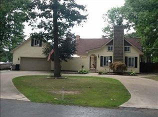 13707 Stanley Dr, La Salle, MI 48145