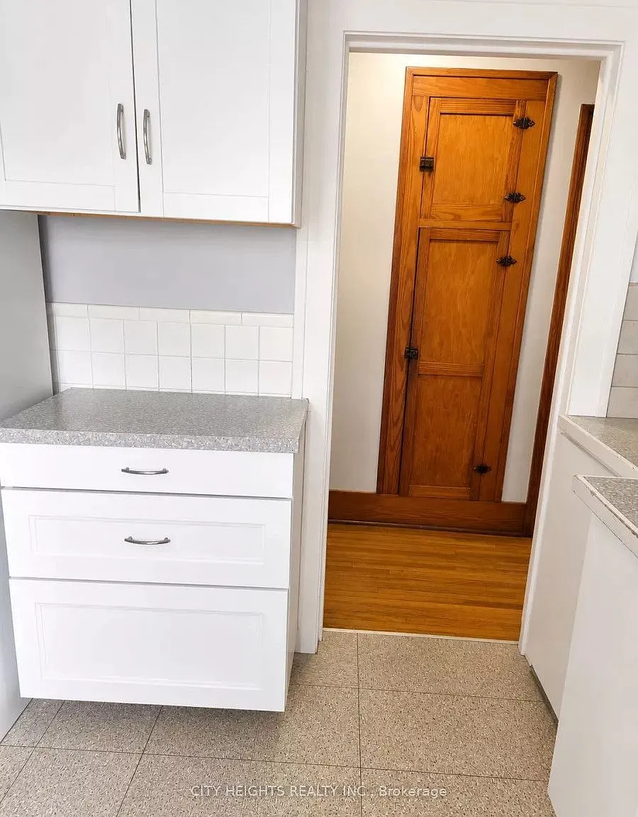 3 bed, $1,800 — Photo 4
