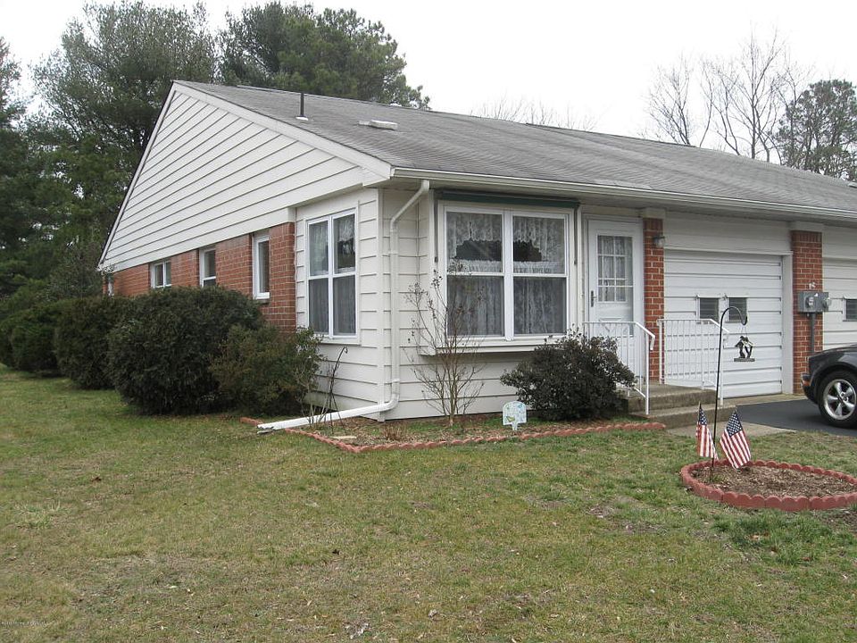 1st image of 7 A Salem Dr