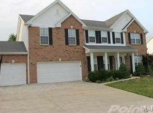 7353 Macleod Ln, Dardenne Prairie, MO 63368