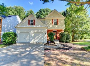 6060 Foxberry Ln, Roswell, GA 30075