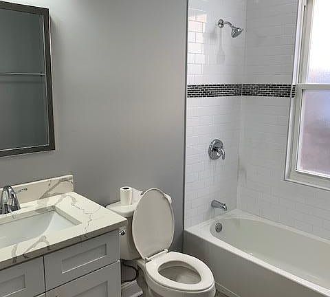 3rd image of 8118 S Loomis Blvd #2